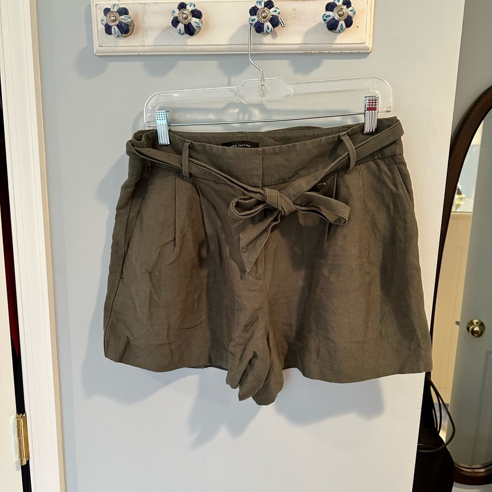 Ann Taylor Olive Green Women's Shorts